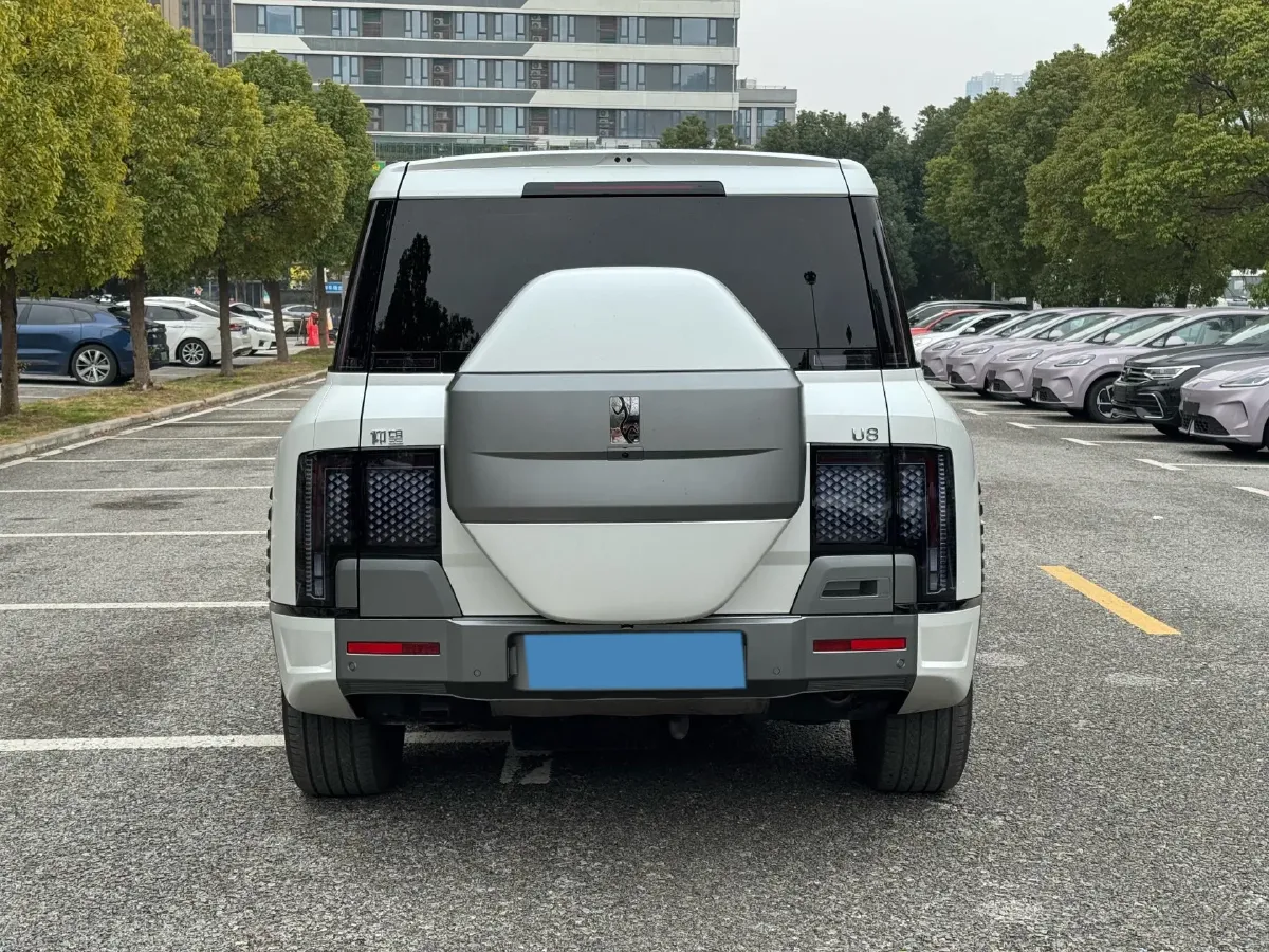 2023 YangWang U8 2.0T 272HP L4 REEV 49.05KWH,autocango,china used car exporter,china ev exporter,chinese used car exporter,chinese used ev exporter