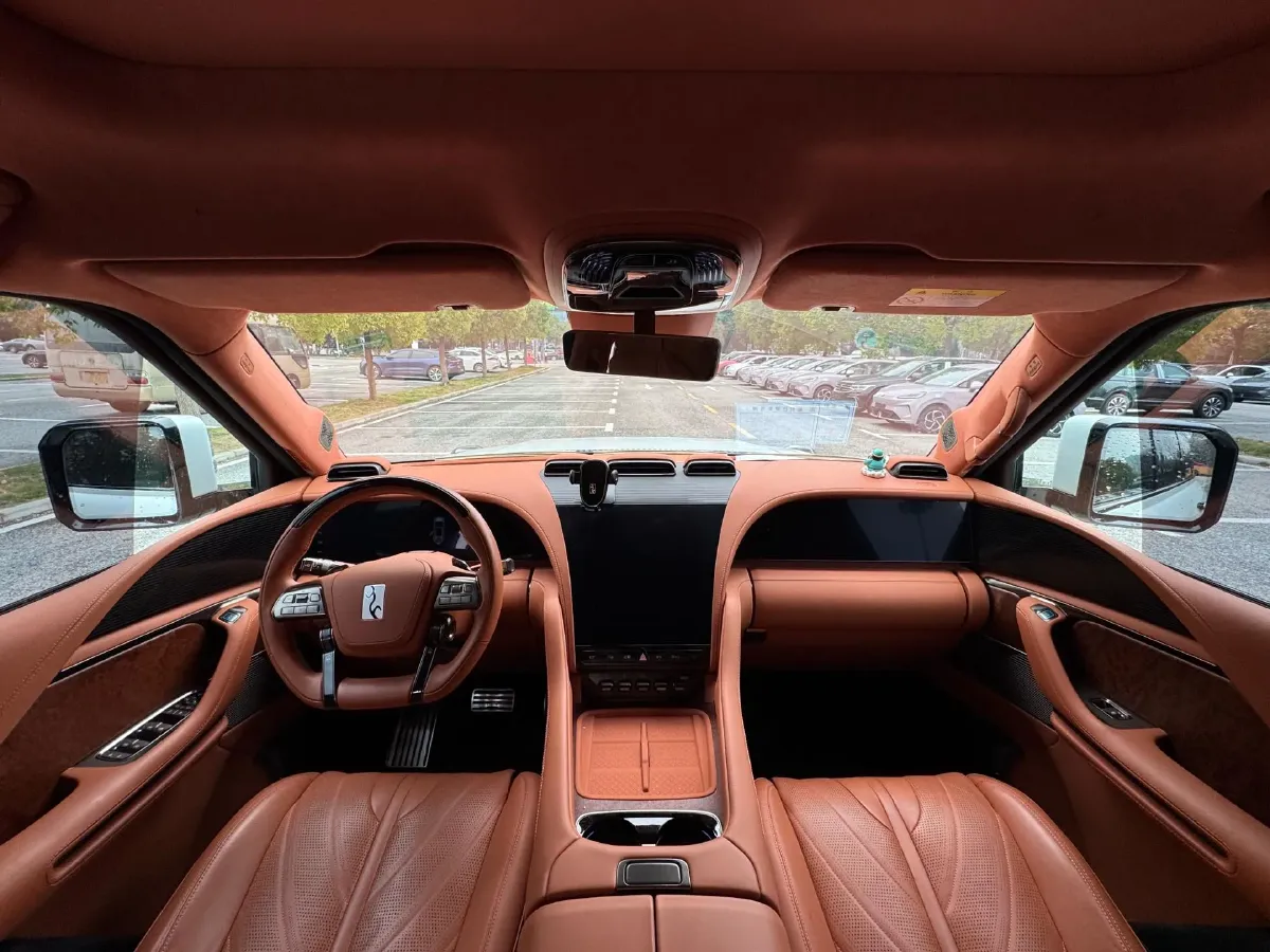 2023 YangWang U8 2.0T 272HP L4 REEV 49.05KWH,autocango,china used car exporter,china ev exporter,chinese used car exporter,chinese used ev exporter