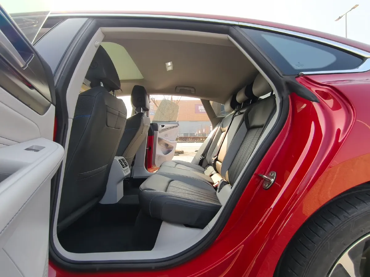 2022 Skoda Superb 2.0T 186HP L4 7DCT,autocango,china used car exporter,china ev exporter,chinese used car exporter,chinese used ev exporter