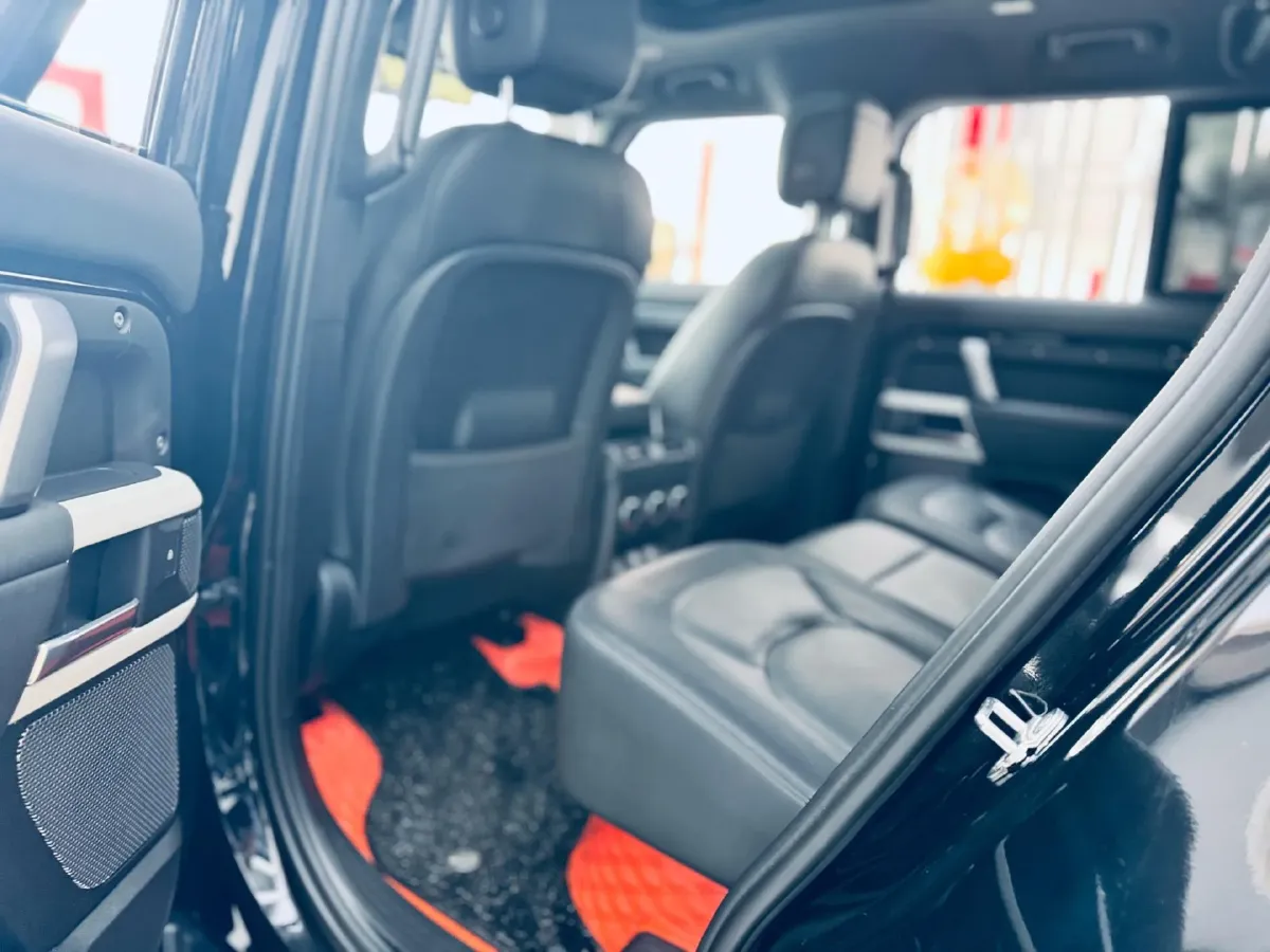 2023 Land Rover Defender 3.0T 400HP L6 8AT,autocango,china used car exporter,china ev exporter,chinese used car exporter,chinese used ev exporter