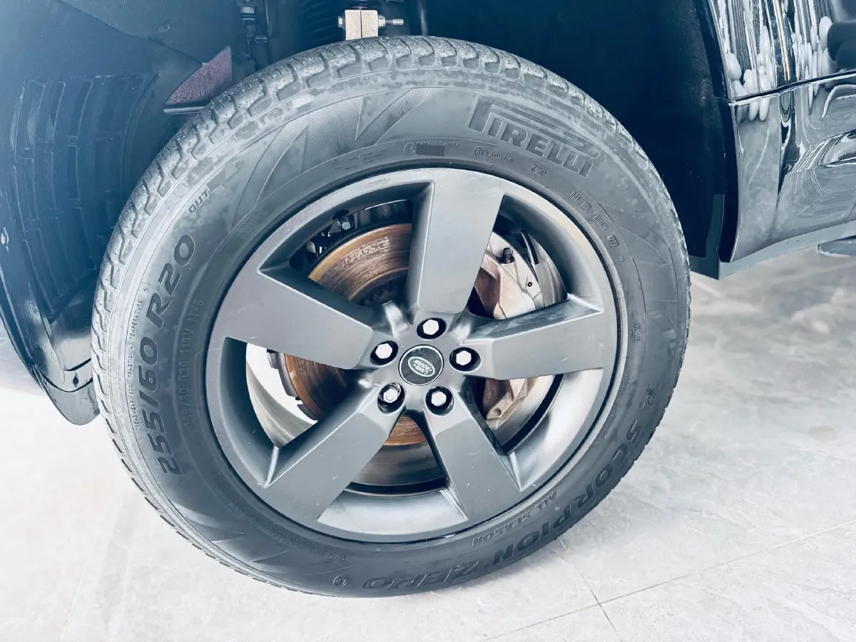 2023 Land Rover Defender 3.0T 400HP L6 8AT,autocango,china used car exporter,china ev exporter,chinese used car exporter,chinese used ev exporter