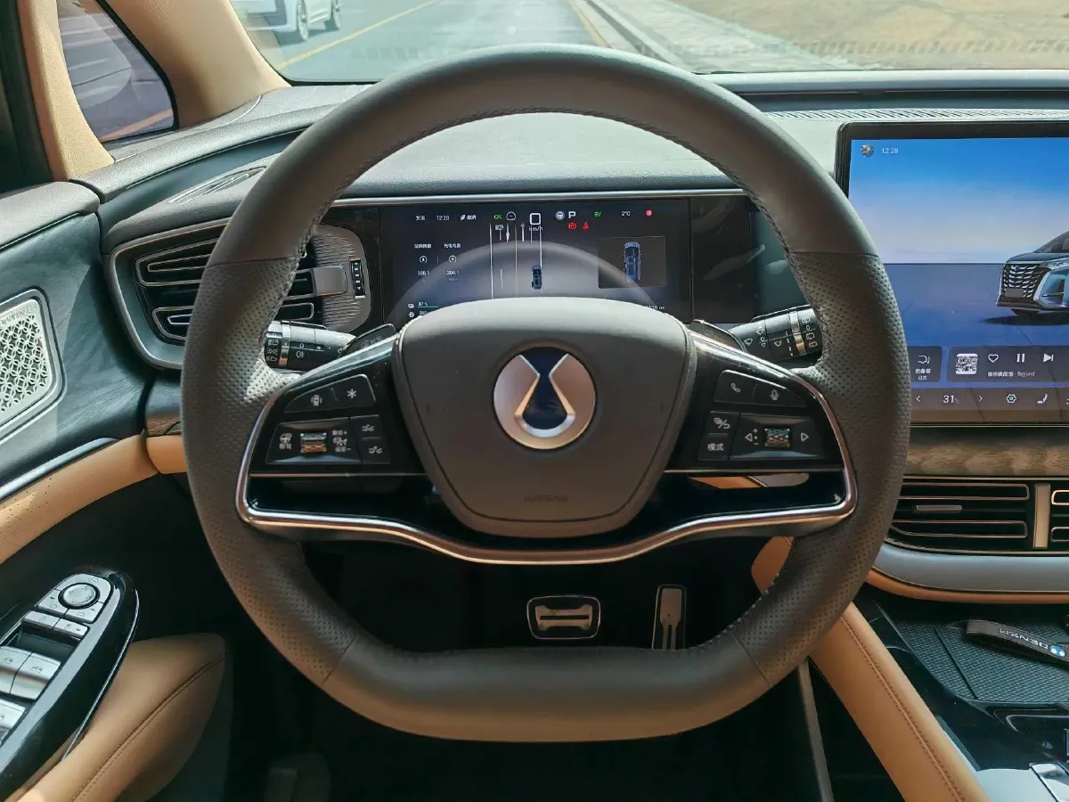 2025 Denza D9 1.5T 156HP L4 E-CVT PHEV 40KWH,autocango,china used car exporter,china ev exporter,chinese used car exporter,chinese used ev exporter