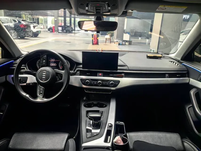 2022 Audi A4L 2.0T 190HP L4 7DCT,autocango,china used car exporter,china ev exporter,chinese used car exporter,chinese used ev exporter