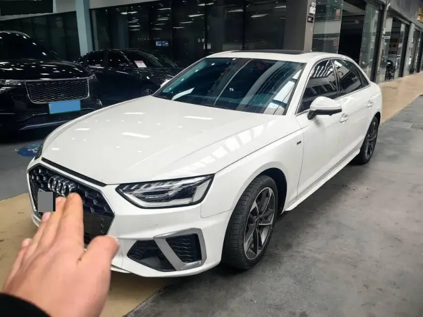 2022 Audi A4L 2.0T 190HP L4 7DCT