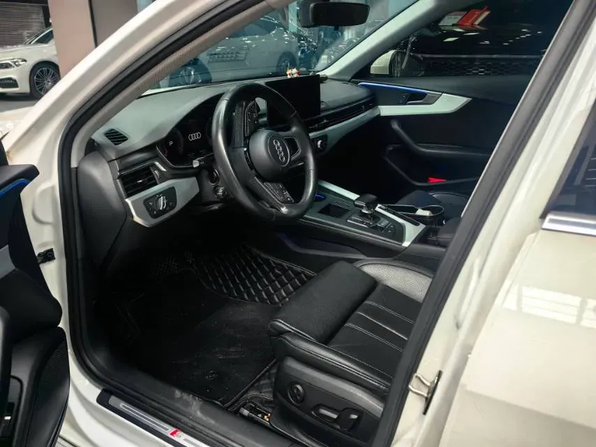 2022 Audi A4L 2.0T 190HP L4 7DCT,autocango,china used car exporter,china ev exporter,chinese used car exporter,chinese used ev exporter