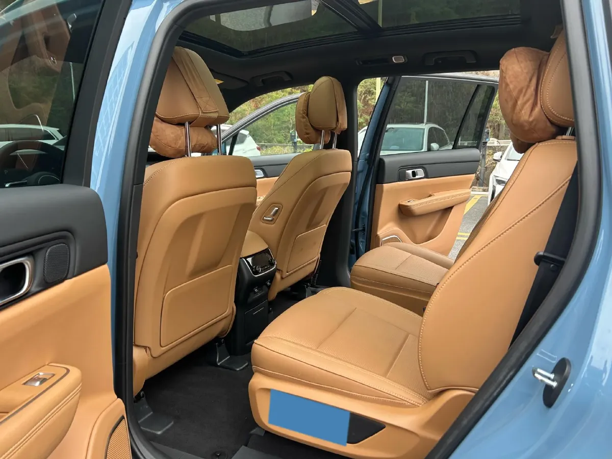 2021 Li ONE Range Extended 131HP REEV 40.5KWH,autocango,china used car exporter,china ev exporter,chinese used car exporter,chinese used ev exporter