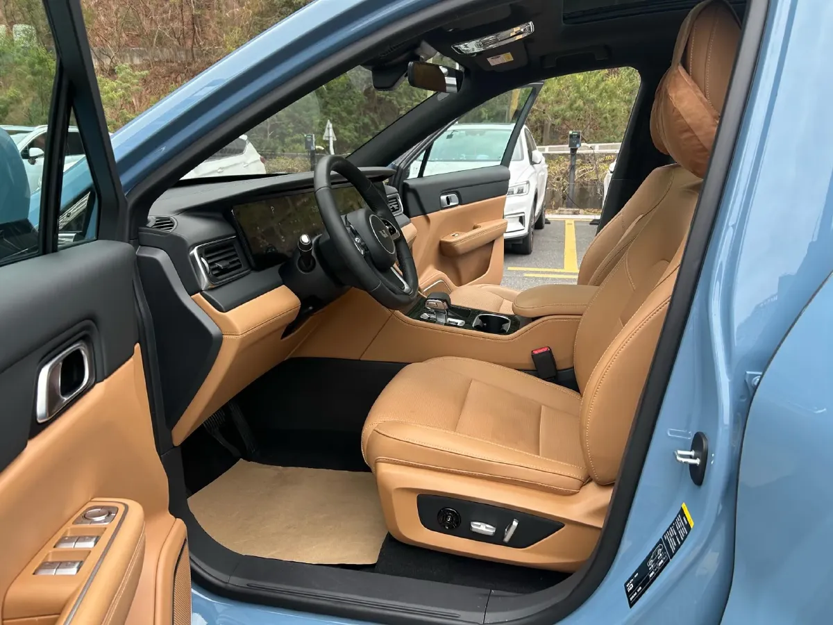 2021 Li ONE Range Extended 131HP REEV 40.5KWH,autocango,china used car exporter,china ev exporter,chinese used car exporter,chinese used ev exporter