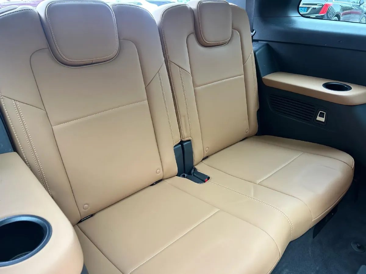 2021 Li ONE Range Extended 131HP REEV 40.5KWH,autocango,china used car exporter,china ev exporter,chinese used car exporter,chinese used ev exporter