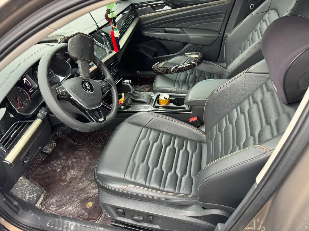 2020 Volkswagen Passat 2.0T 186HP L4 7DCT,autocango,china used car exporter,china ev exporter,chinese used car exporter,chinese used ev exporter