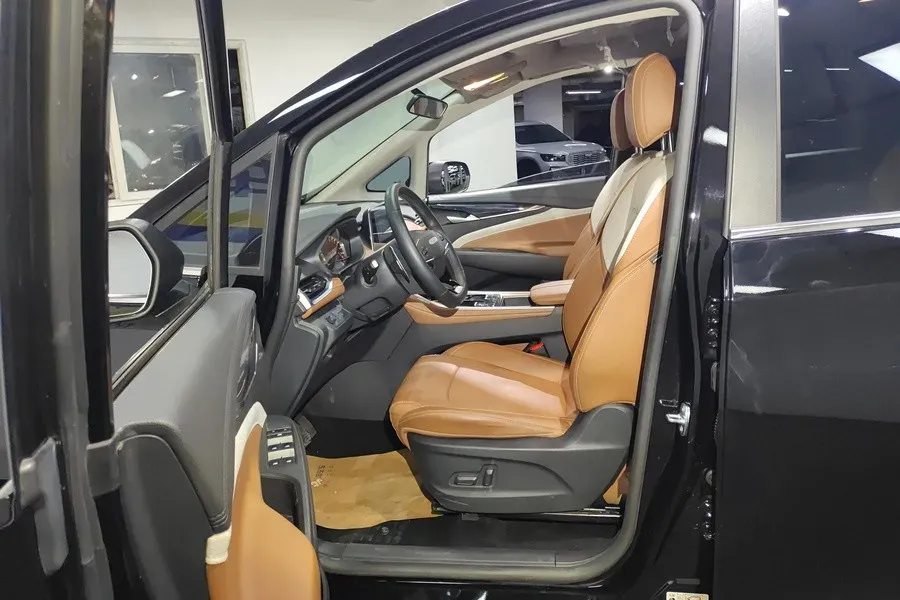 2023 MAXUS G50 1.5T 181HP L4 7DCT,autocango,china used car exporter,china ev exporter,chinese used car exporter,chinese used ev exporter