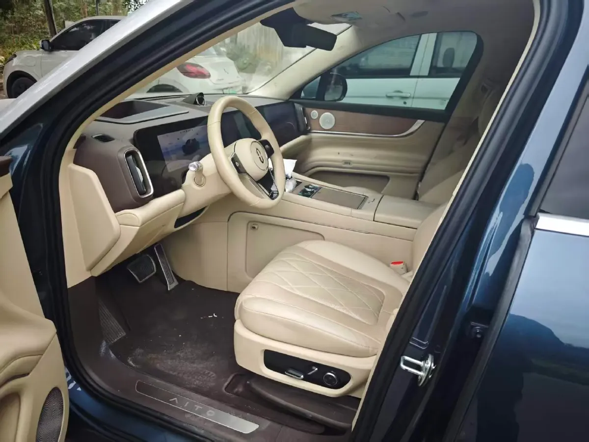 2024 AITO AITO M9 1.5T 152HP L4 REEV 42KWH,autocango,china used car exporter,china ev exporter,chinese used car exporter,chinese used ev exporter