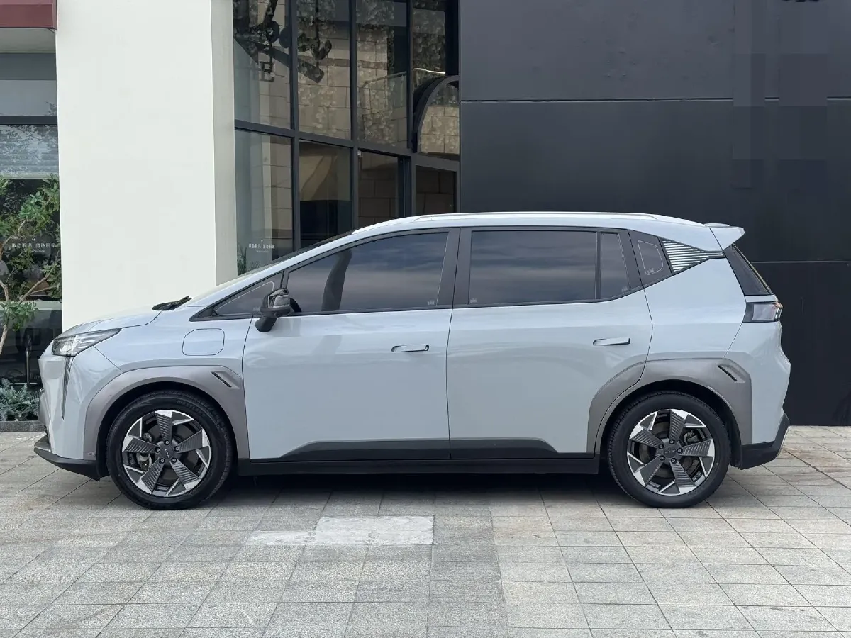 2022 Geely Okavango 1.8T 184HP L4 7DCT,autocango,china used car exporter,china ev exporter,chinese used car exporter,chinese used ev exporter