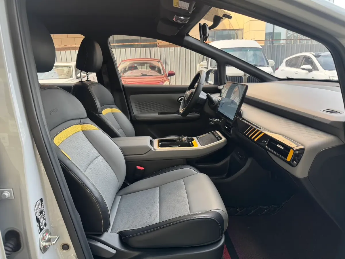 2022 Geely Okavango 1.8T 184HP L4 7DCT,autocango,china used car exporter,china ev exporter,chinese used car exporter,chinese used ev exporter