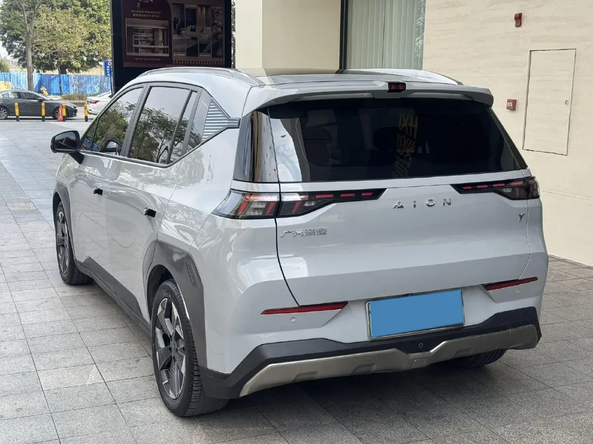 2022 Geely Okavango 1.8T 184HP L4 7DCT,autocango,china used car exporter,china ev exporter,chinese used car exporter,chinese used ev exporter