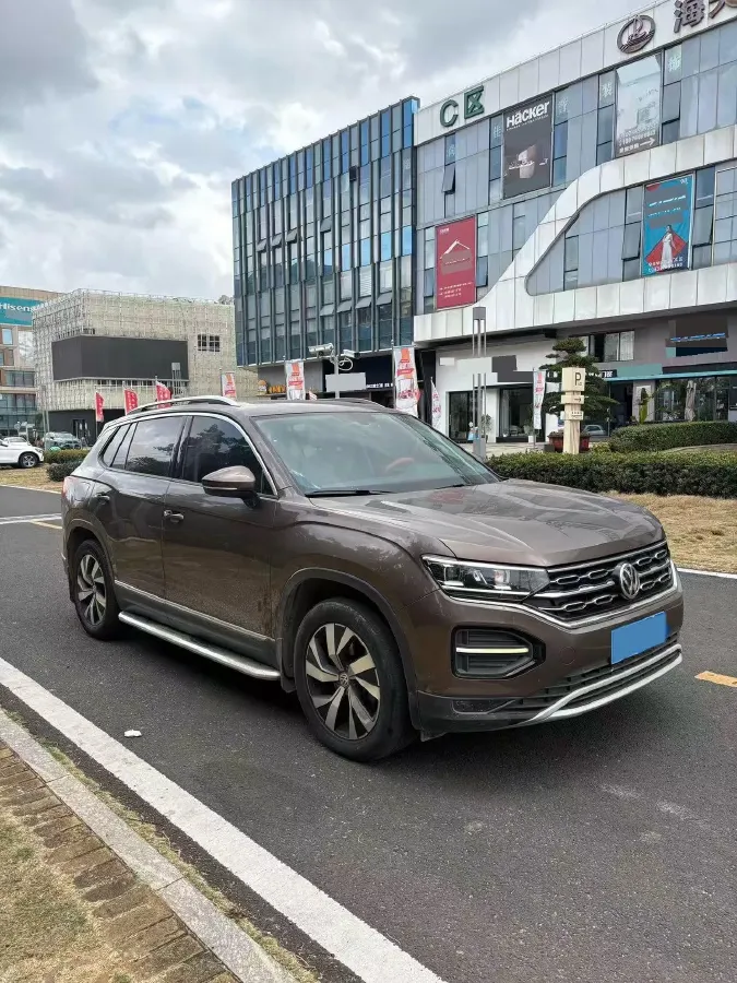 2019 Jeep Cherokee 2.0T 234HP L4 9AT,autocango,china used car exporter,china ev exporter,chinese used car exporter,chinese used ev exporter