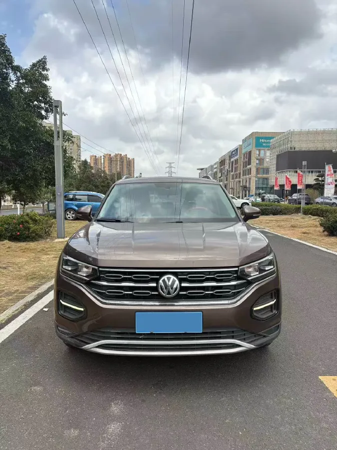 2019 Jeep Cherokee 2.0T 234HP L4 9AT,autocango,china used car exporter,china ev exporter,chinese used car exporter,chinese used ev exporter