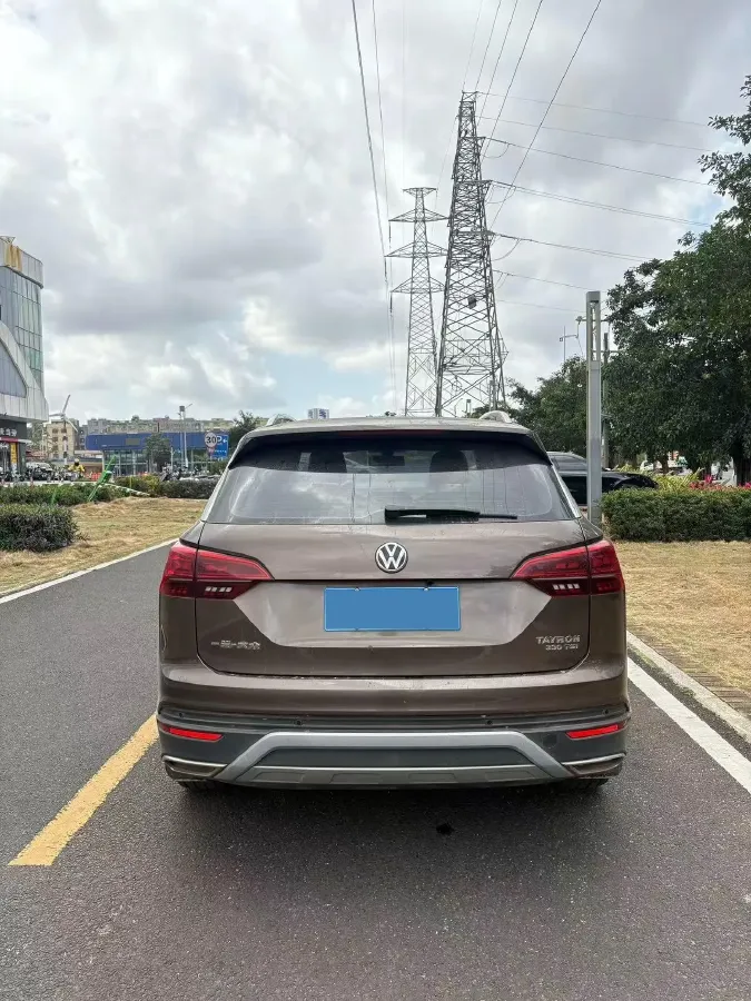 2019 Jeep Cherokee 2.0T 234HP L4 9AT,autocango,china used car exporter,china ev exporter,chinese used car exporter,chinese used ev exporter