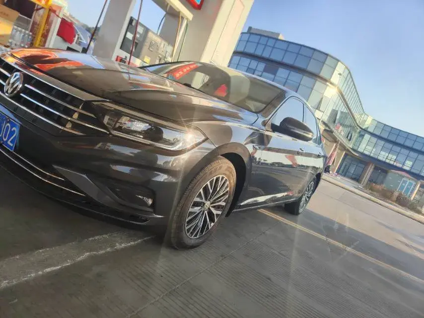 2021 Volkswagen Sagitar 1.2T 116HP L4 7DCT