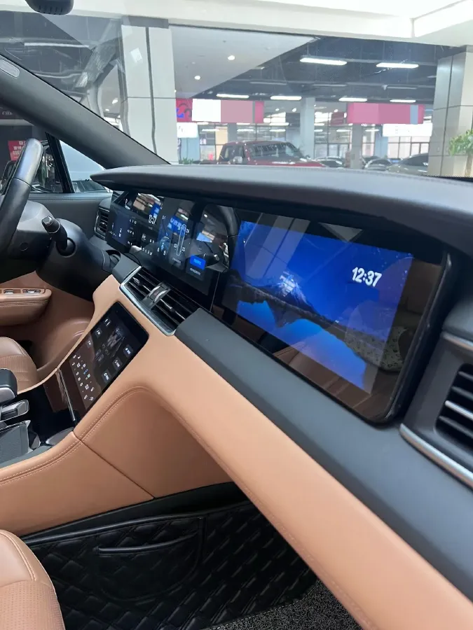 2020 Li ONE Range Extended 131HP REEV 40.5KWH,autocango,china used car exporter,china ev exporter,chinese used car exporter,chinese used ev exporter