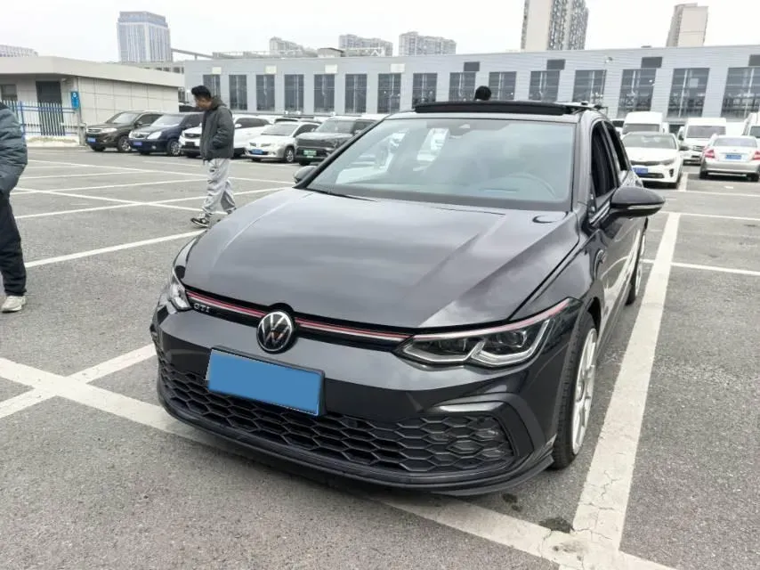 2021 Volkswagen GolfGTI 2.0T 220HP L4 7DCT,autocango,china used car exporter,china ev exporter,chinese used car exporter,chinese used ev exporter