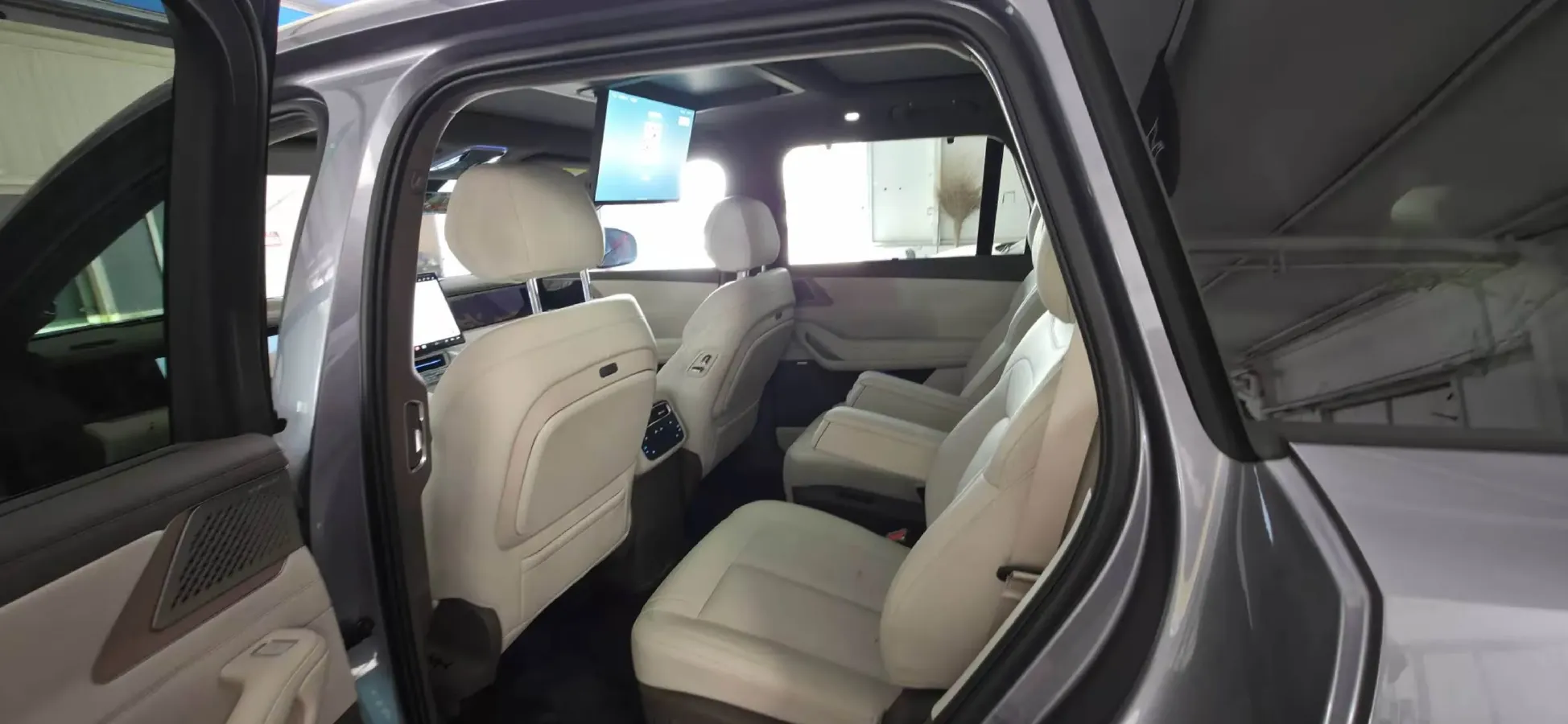 2025 Denza DenzaN8L 2.0T 207HP L4 E-CVT PHEV,autocango,china used car exporter,china ev exporter,chinese used car exporter,chinese used ev exporter