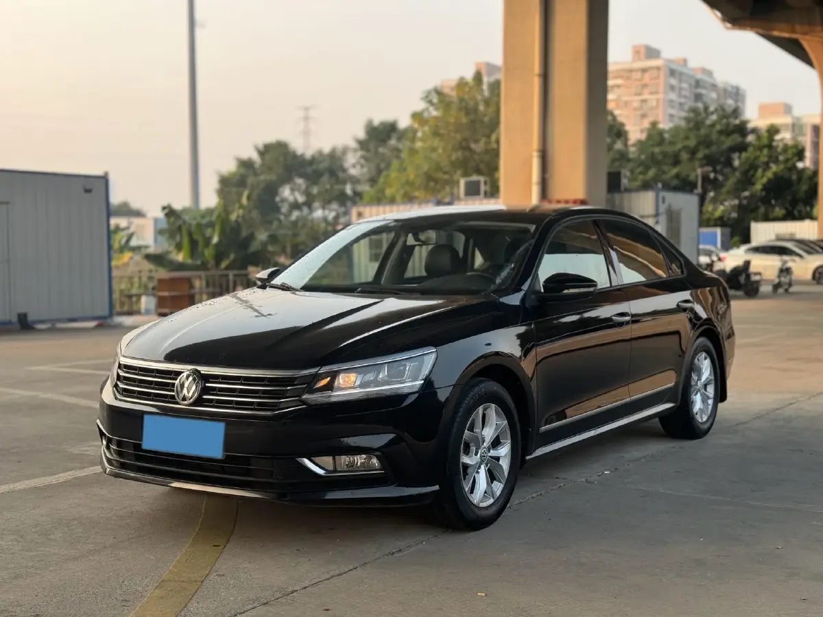 2017 Volkswagen Passat 1.4T 150HP L4 7DCT