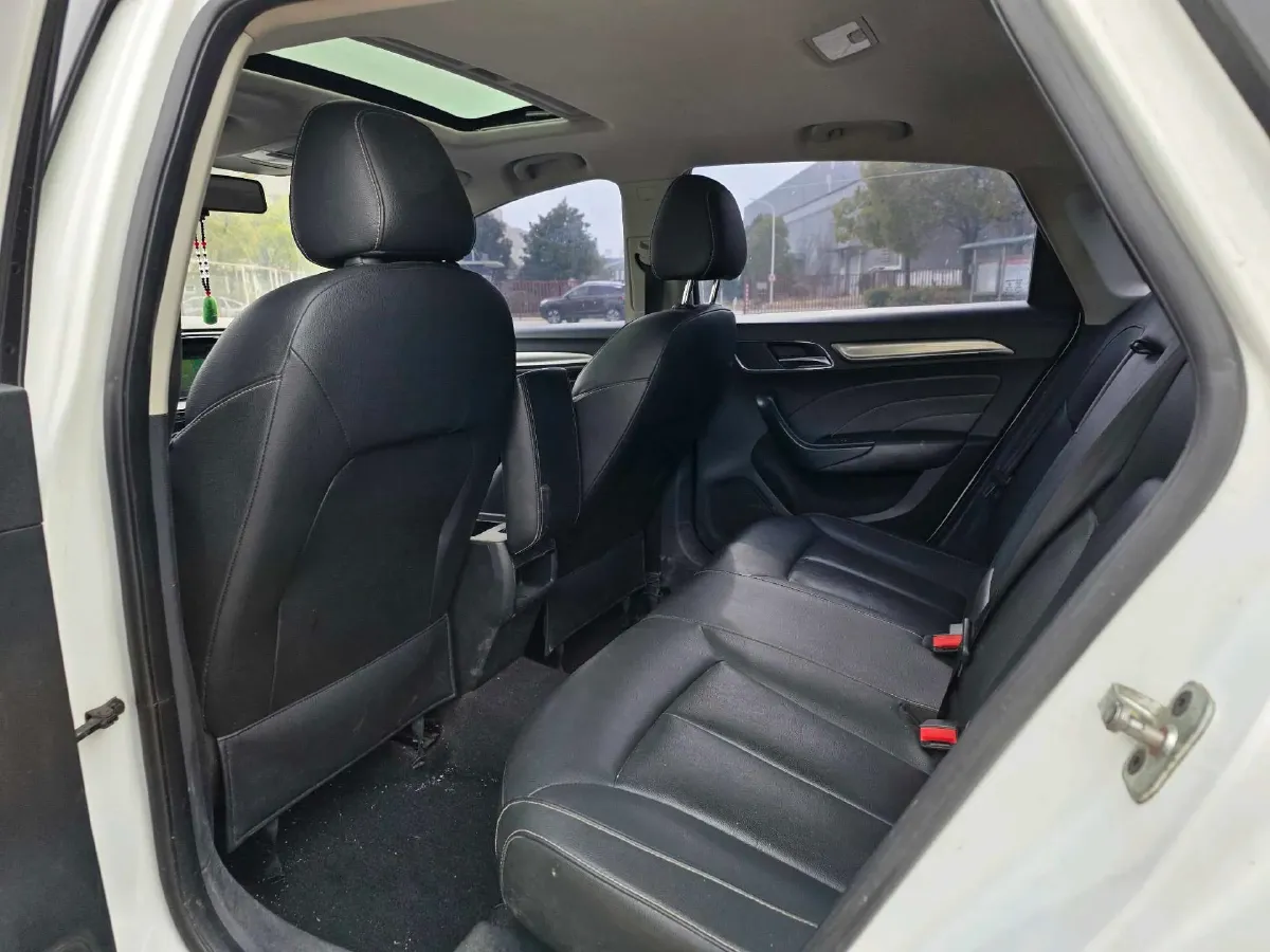 2017 Roewe i6 1.5T 169HP L4 7DCT,autocango,china used car exporter,china ev exporter,chinese used car exporter,chinese used ev exporter