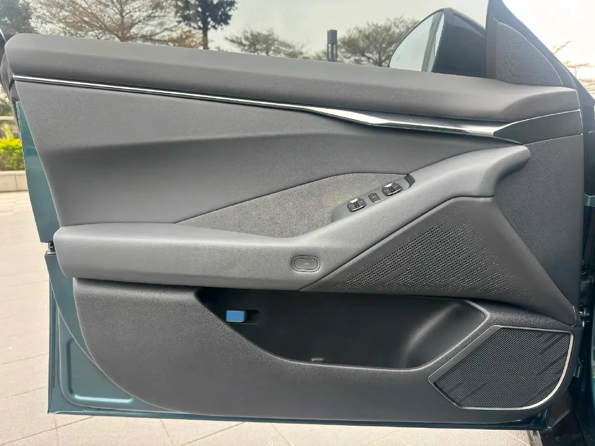 2025 Xpeng P7 BEV,autocango,china used car exporter,china ev exporter,chinese used car exporter,chinese used ev exporter