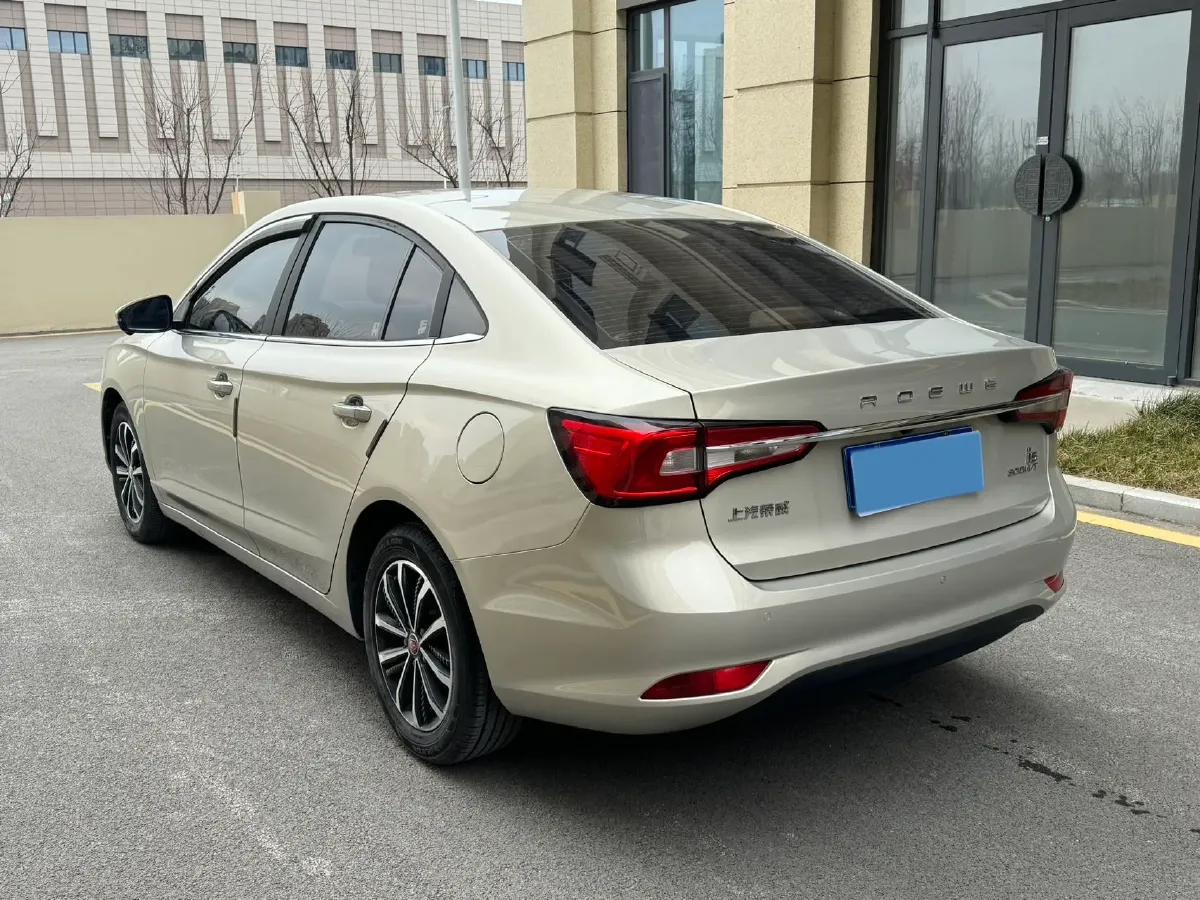2020 Roewe i5 1.5L 120HP L4 CVT,autocango,china used car exporter,china ev exporter,chinese used car exporter,chinese used ev exporter