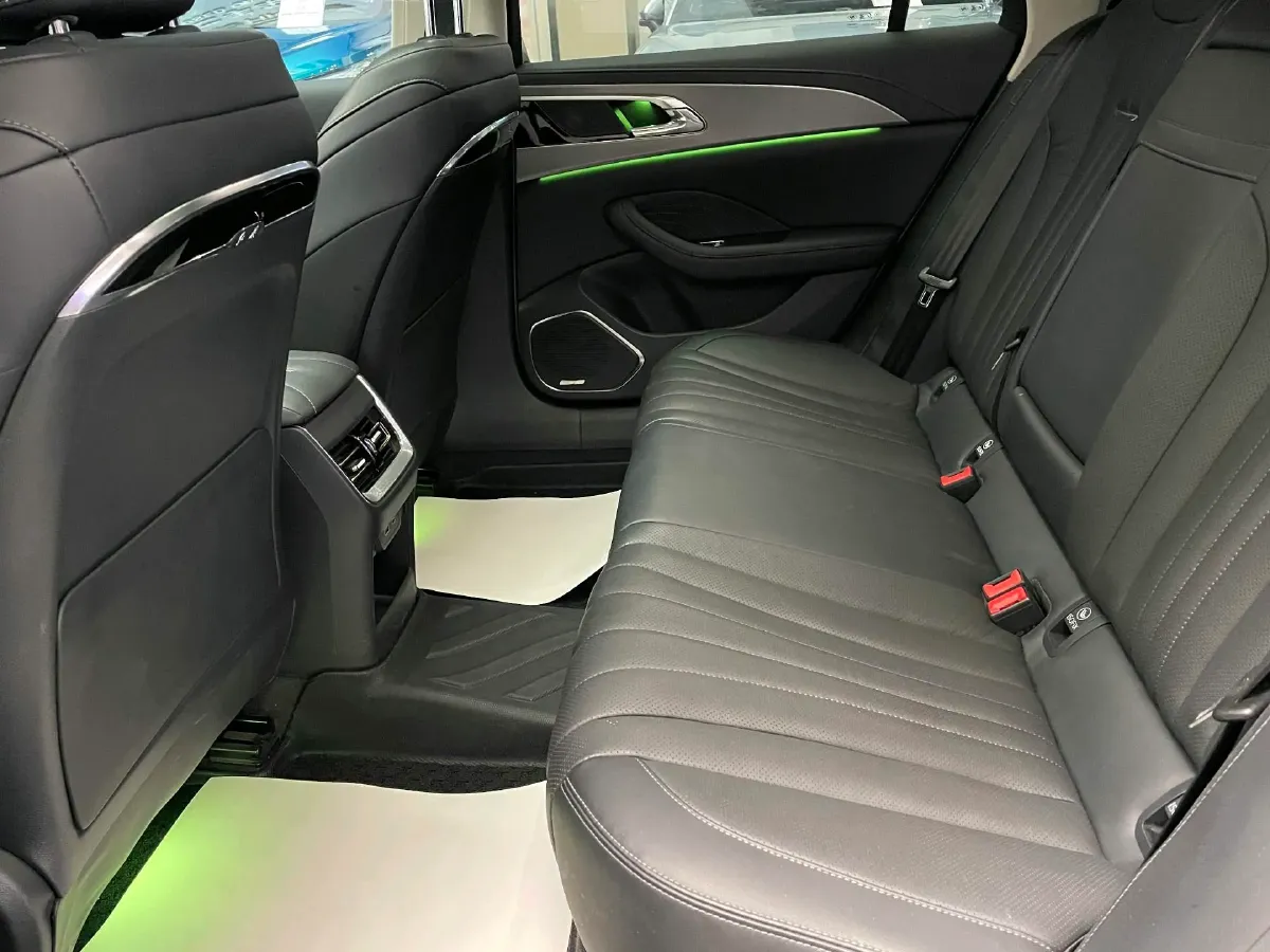 2023 HongQi H5 2.0T 224HP L4 8AT,autocango,china used car exporter,china ev exporter,chinese used car exporter,chinese used ev exporter