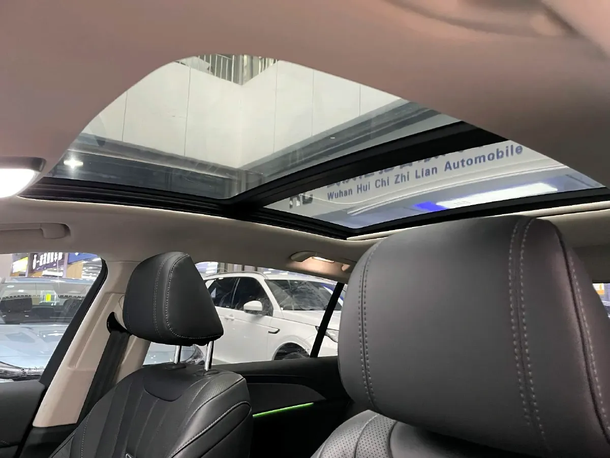 2023 HongQi H5 2.0T 224HP L4 8AT,autocango,china used car exporter,china ev exporter,chinese used car exporter,chinese used ev exporter