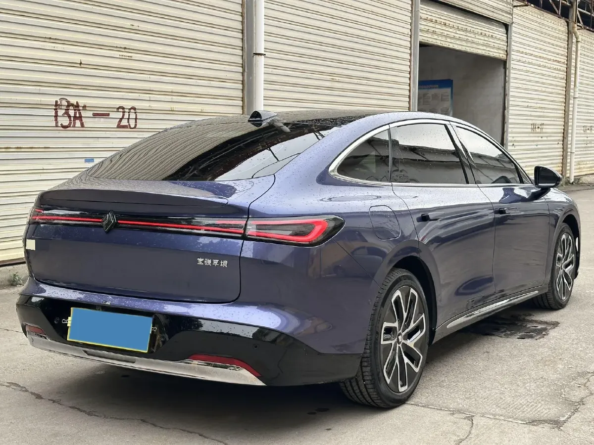 2025 BaoJun XiangJing 1.5T 143HP L4 1DHT PHEV,autocango,china used car exporter,china ev exporter,chinese used car exporter,chinese used ev exporter