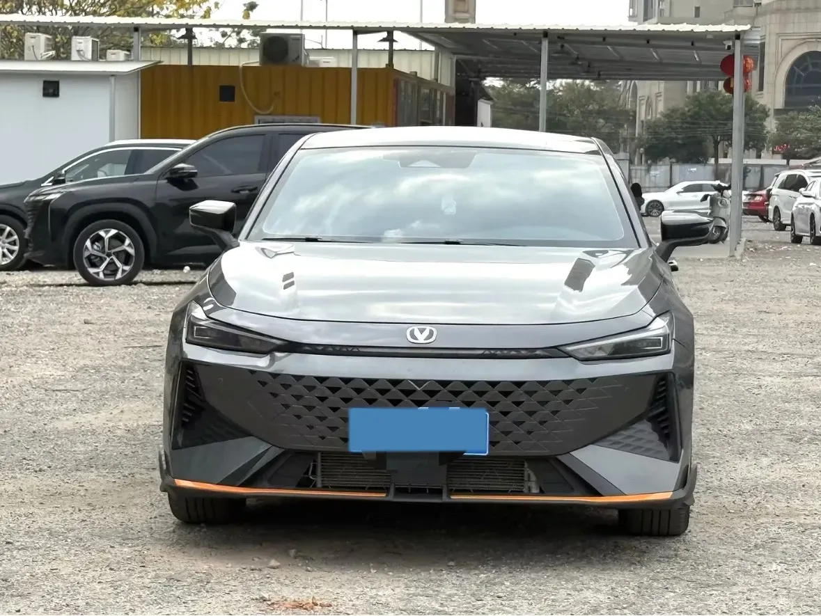 2025 ChangAn UNI-V 1.5T 192HP L4 7DCT,autocango,china used car exporter,china ev exporter,chinese used car exporter,chinese used ev exporter
