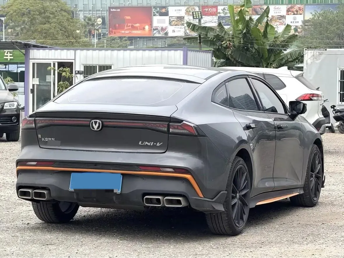 2025 ChangAn UNI-V 1.5T 192HP L4 7DCT,autocango,china used car exporter,china ev exporter,chinese used car exporter,chinese used ev exporter
