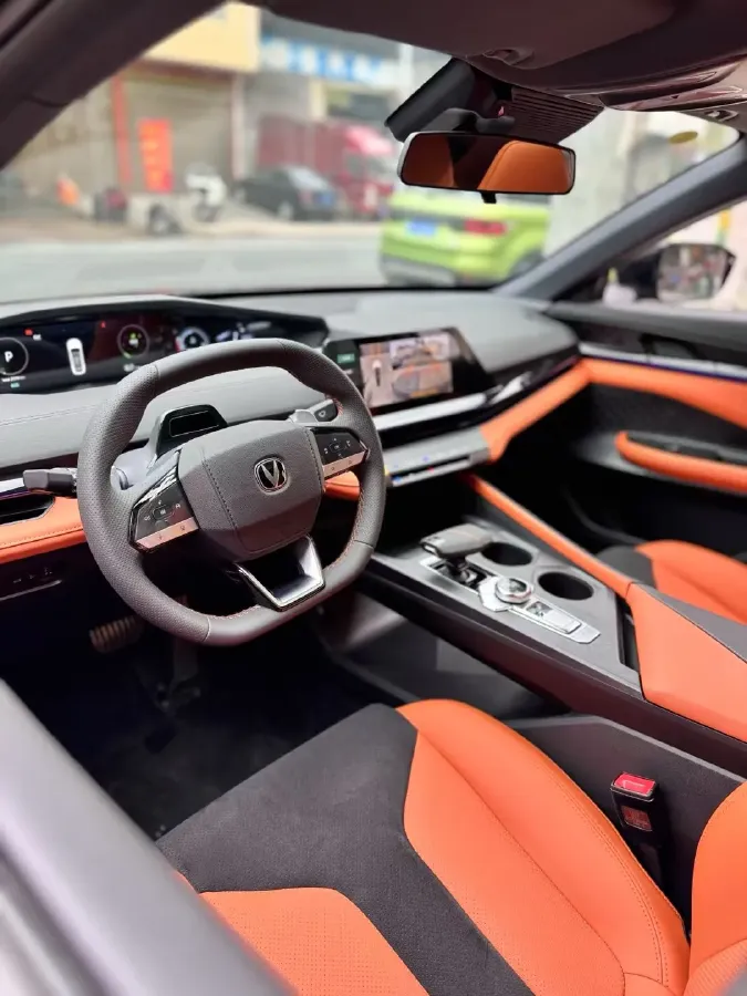 2025 ChangAn UNI-V 1.5T 192HP L4 7DCT,autocango,china used car exporter,china ev exporter,chinese used car exporter,chinese used ev exporter