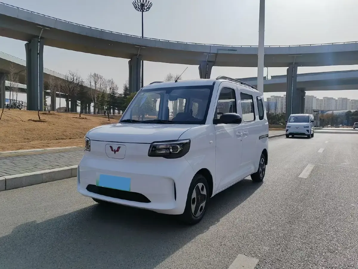 2025 WuLing ZhiGuang BEV 17.7KWH
