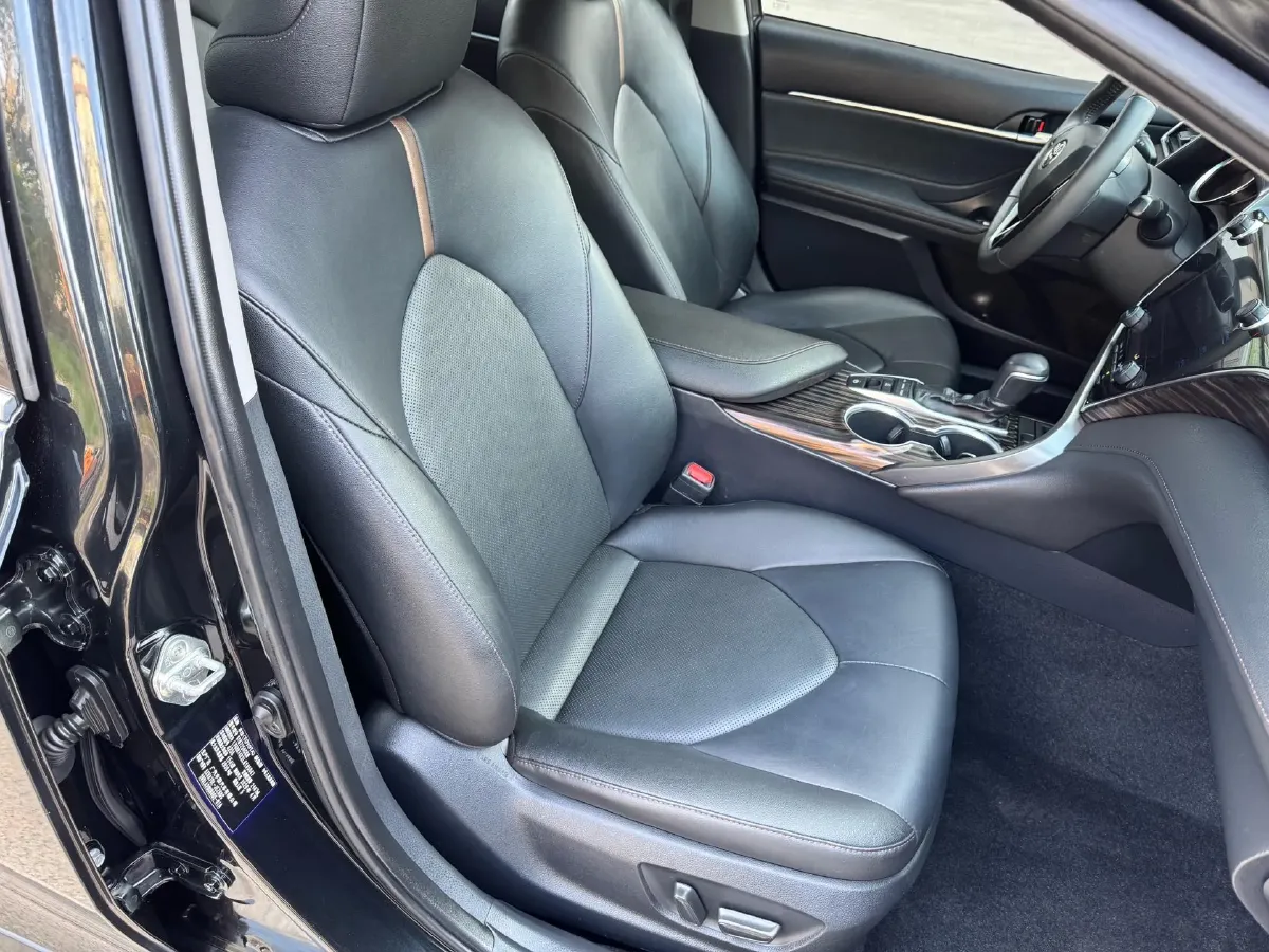 2019 Toyota Camry 2.5L 209HP L4 8AT,autocango,china used car exporter,china ev exporter,chinese used car exporter,chinese used ev exporter