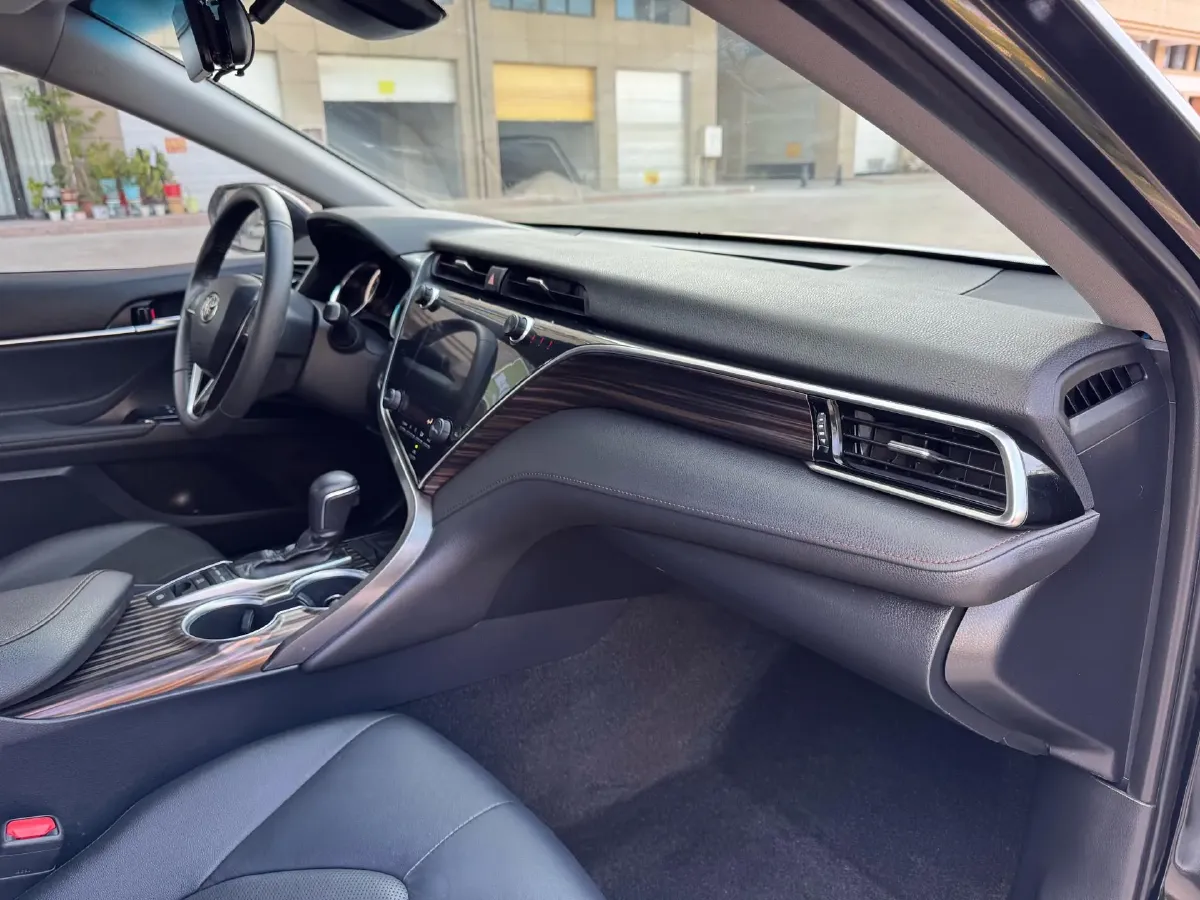 2019 Toyota Camry 2.5L 209HP L4 8AT,autocango,china used car exporter,china ev exporter,chinese used car exporter,chinese used ev exporter