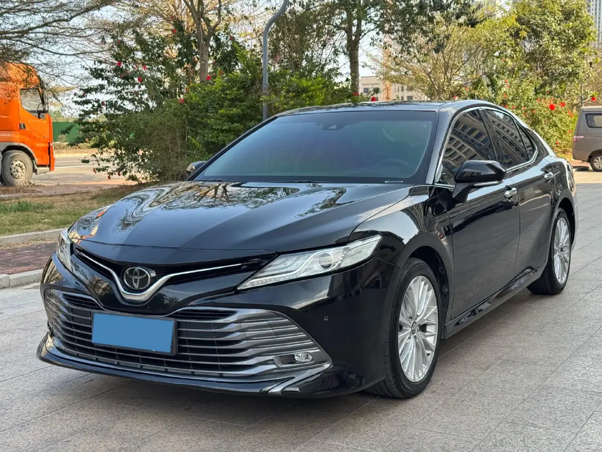 2019 Toyota Camry 2.5L 209HP L4 8AT