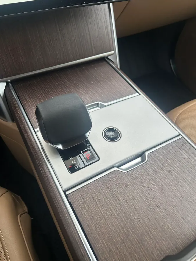 2025 Land Rover Range Rover 3.0T 400HP L6 8AT,autocango,china used car exporter,china ev exporter,chinese used car exporter,chinese used ev exporter