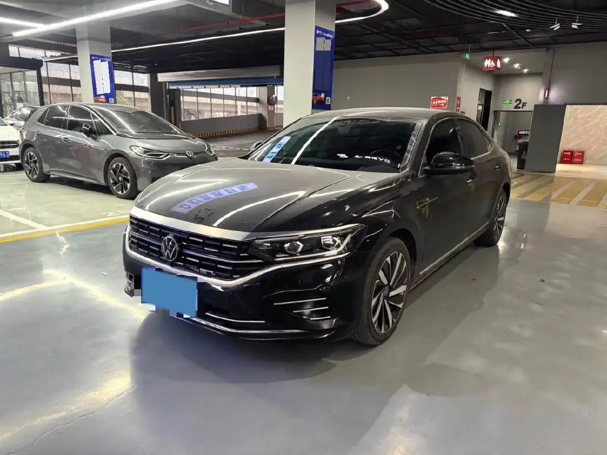 2023 Volkswagen Passat 2.0T 186HP L4 7DCT