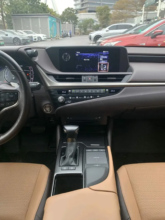 2020 Lexus ES 2.0L 173HP L4 CVT,autocango,china used car exporter,china ev exporter,chinese used car exporter,chinese used ev exporter