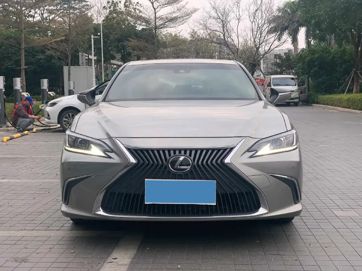 2020 Lexus ES 2.0L 173HP L4 CVT,autocango,china used car exporter,china ev exporter,chinese used car exporter,chinese used ev exporter