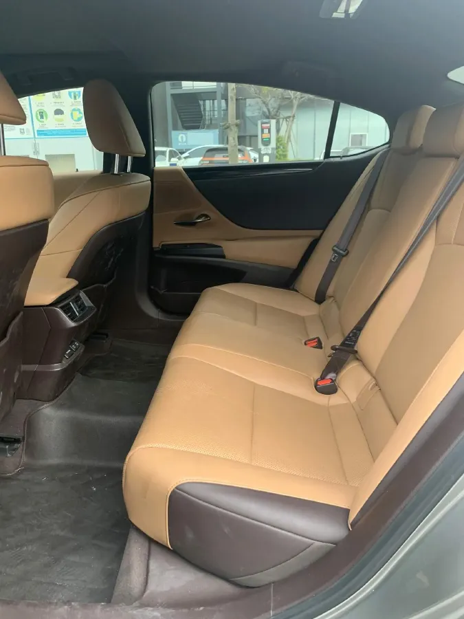 2020 Lexus ES 2.0L 173HP L4 CVT,autocango,china used car exporter,china ev exporter,chinese used car exporter,chinese used ev exporter