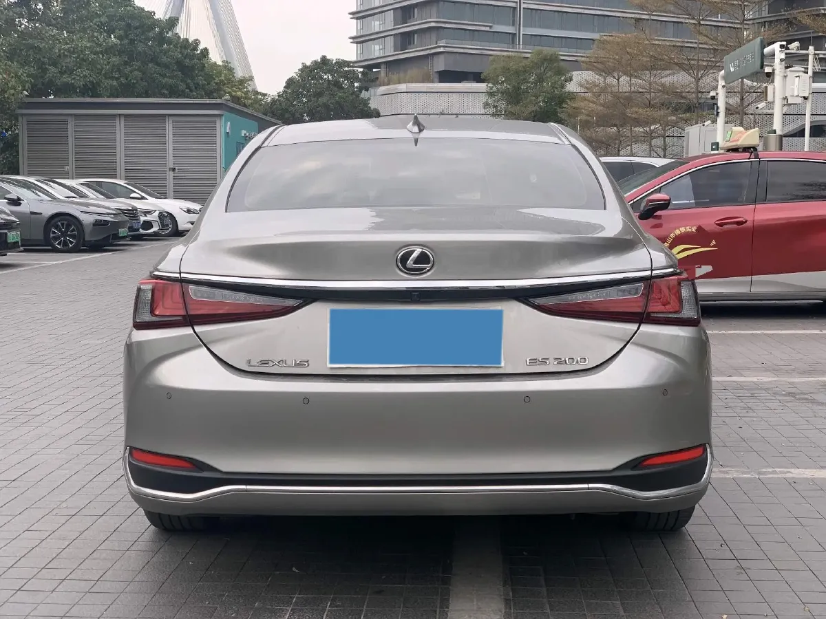 2020 Lexus ES 2.0L 173HP L4 CVT,autocango,china used car exporter,china ev exporter,chinese used car exporter,chinese used ev exporter