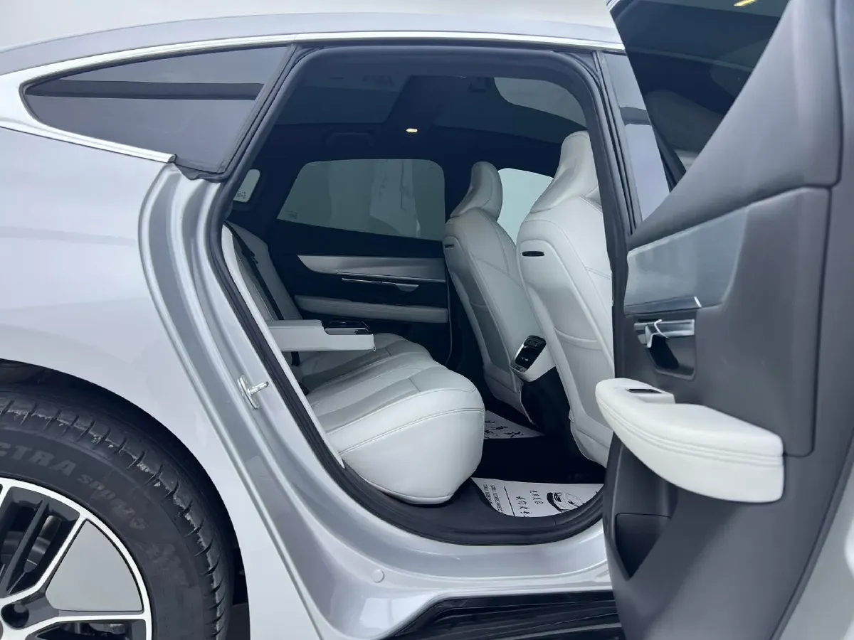 2023 Xpeng P7 BEV 86.2KWH,autocango,china used car exporter,china ev exporter,chinese used car exporter,chinese used ev exporter