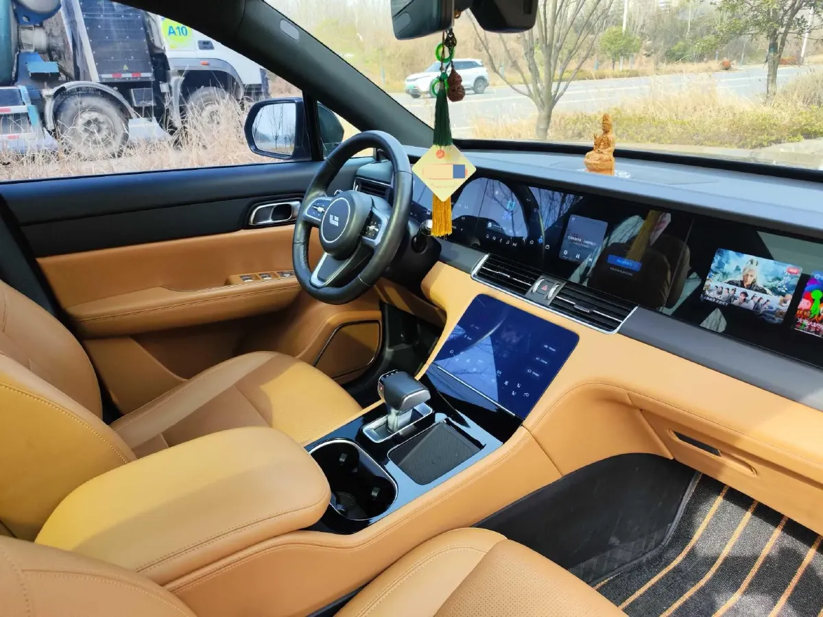 2021 Li ONE Range Extended 131HP REEV 40.5KWH,autocango,china used car exporter,china ev exporter,chinese used car exporter,chinese used ev exporter