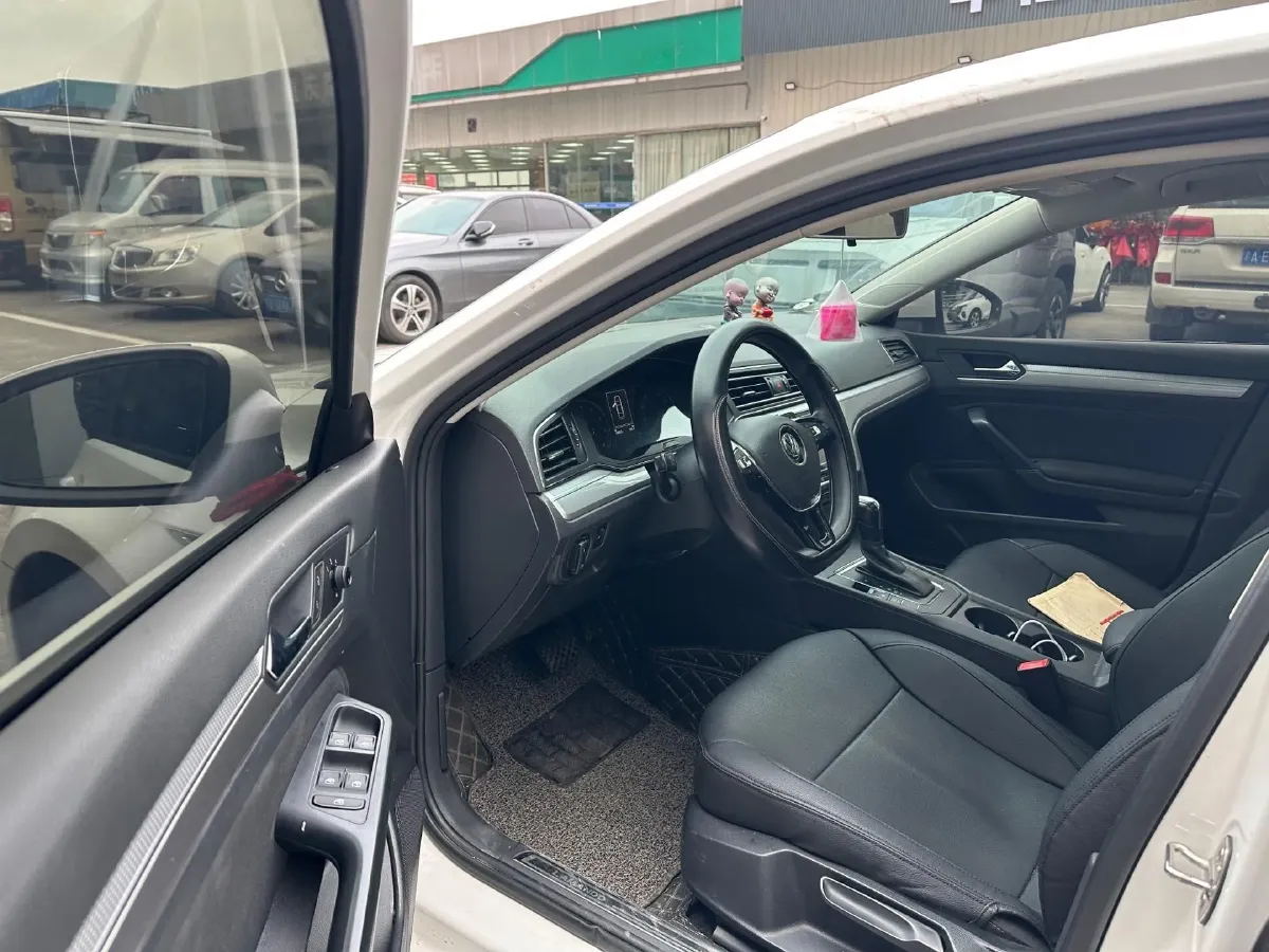 2019 Volkswagen T-Cross 1.4T 150HP L4 7DCT,autocango,china used car exporter,china ev exporter,chinese used car exporter,chinese used ev exporter