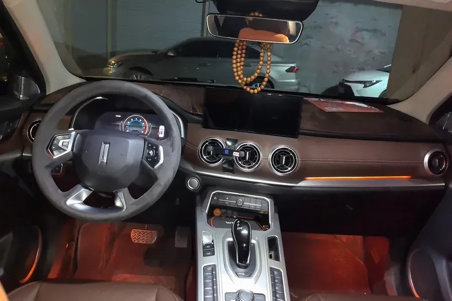 2020 WEY VV6 2.0T 227HP L4 7DCT,autocango,china used car exporter,china ev exporter,chinese used car exporter,chinese used ev exporter