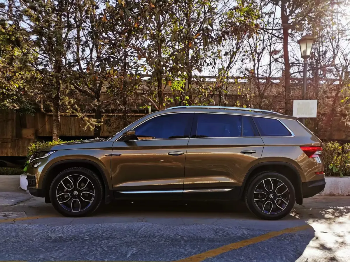 2017 Skoda Kodiak 1.8T 180HP L4 7DCT,autocango,china used car exporter,china ev exporter,chinese used car exporter,chinese used ev exporter